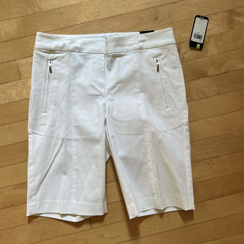 IZOD Women’s Golf Stretch 11" Short with Pockets (white) NWT $54